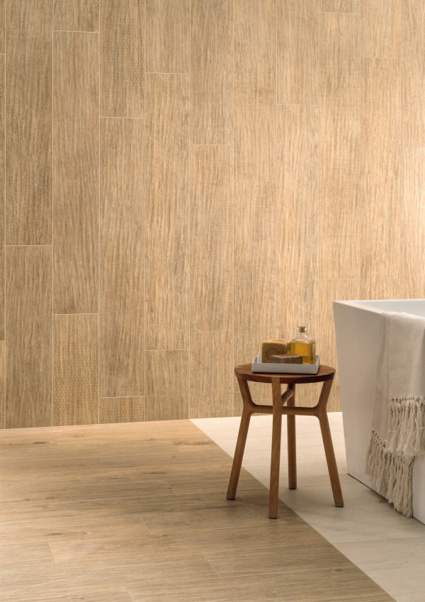 Piastrella in Gres Porcellanato Simil Legno Artigianale Chiaro 20x120 - CS25007