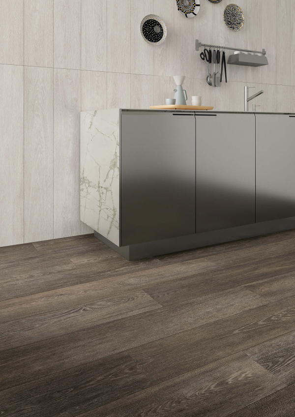 Gres Porcellanato Effetto Legno Vissuto Marrone 20x120 - CS25009