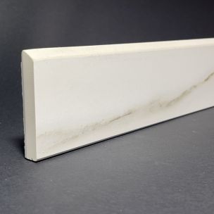 Battiscopa in Porcellana Seta Calacatta H.7cm X L.119cm